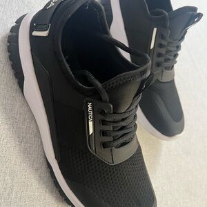 Nautica Men's Black and White Sneakers
